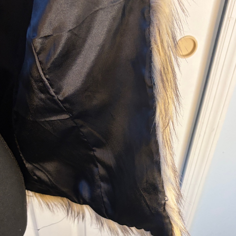 Full Tilt Faux Fur Lined Vest in Brown and Cream size medium - Picture 6 of 14